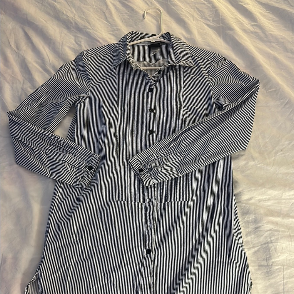 H&M Blue and White Casual Button Down Dress Shirt